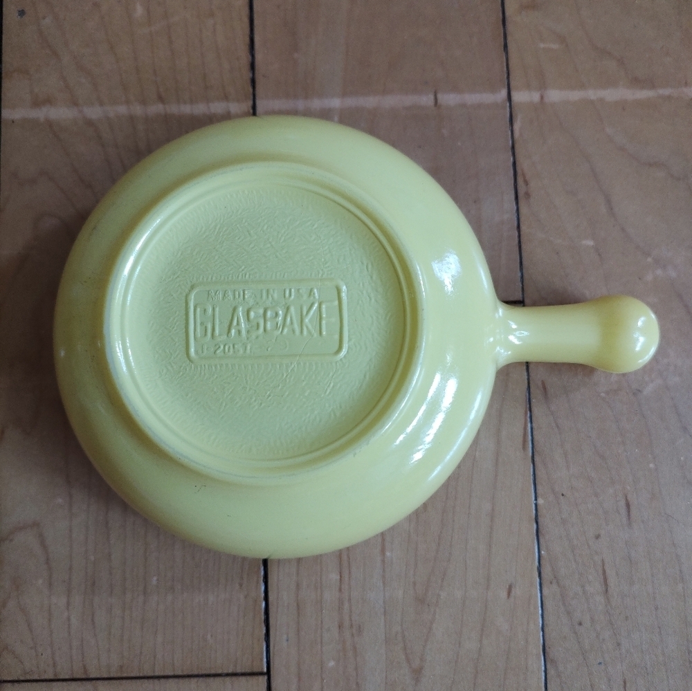 Glasbake Set of 5 Milk Glass Pale Yellow and White Handle Soup Bowls - Picture 8 of 12